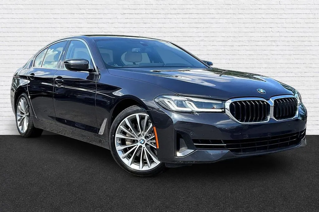 BMW 5 Series photo 3