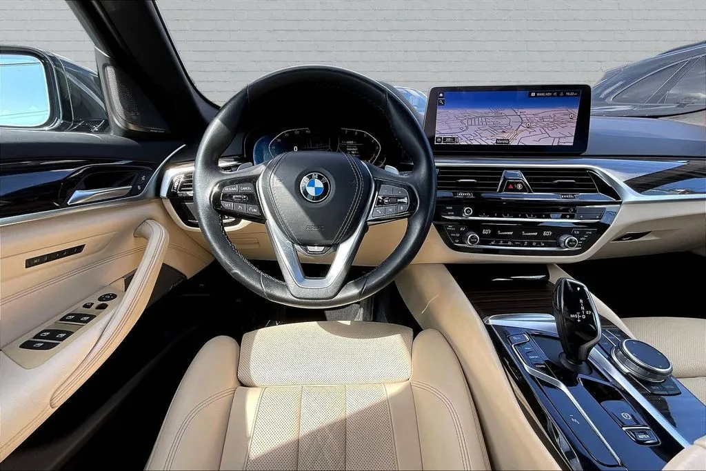 BMW 5 Series photo 8