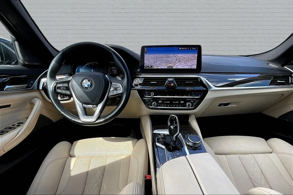 BMW 5 Series photo 7