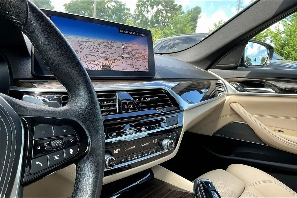 BMW 5 Series photo 15