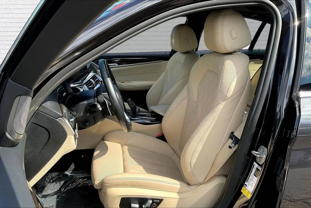 BMW 5 Series photo 20