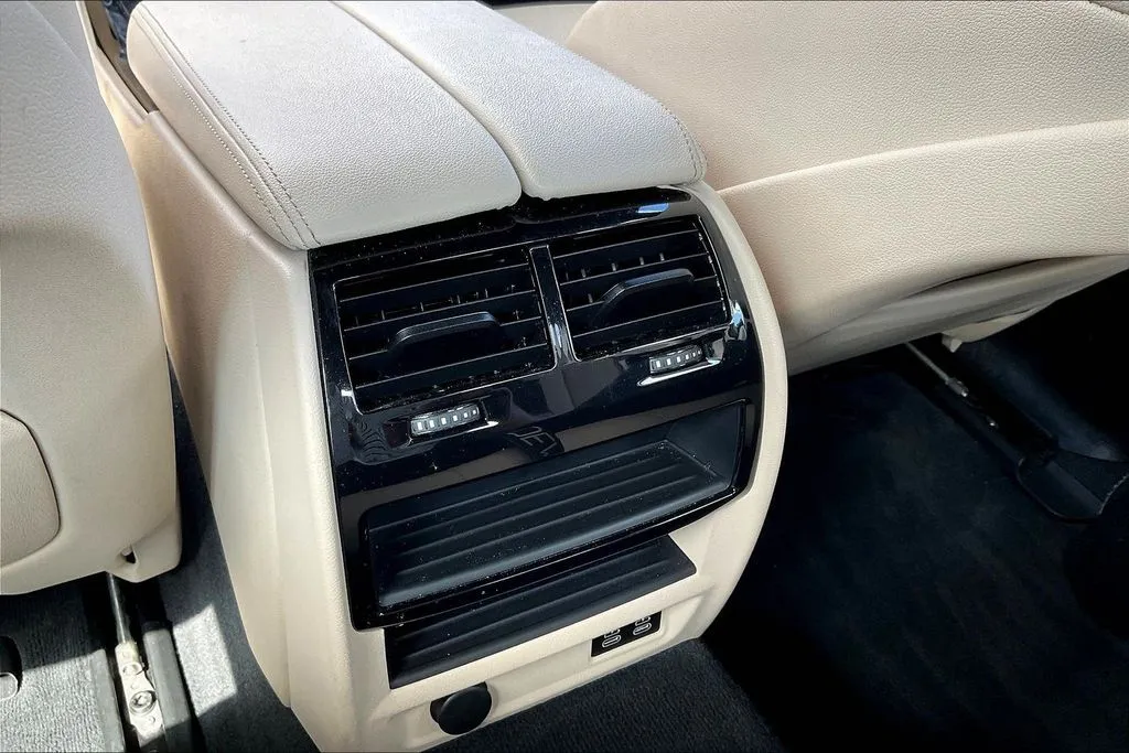 BMW 5 Series photo 10