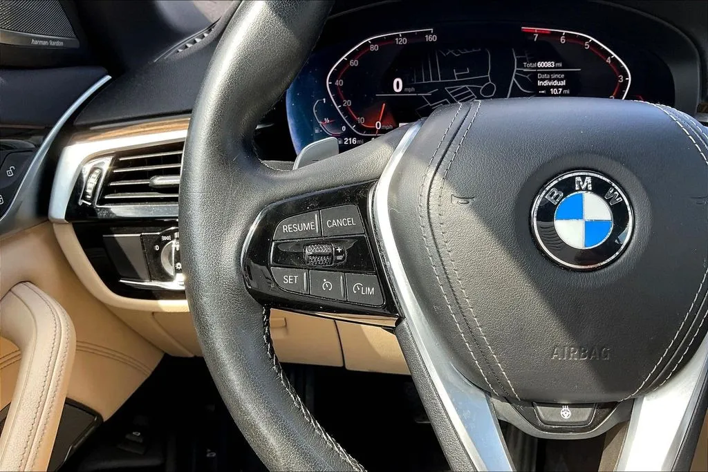 BMW 5 Series photo 11