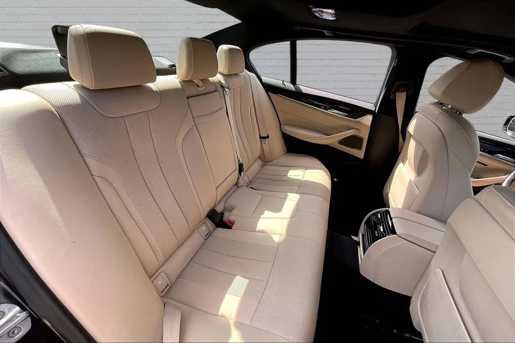 BMW 5 Series photo 24