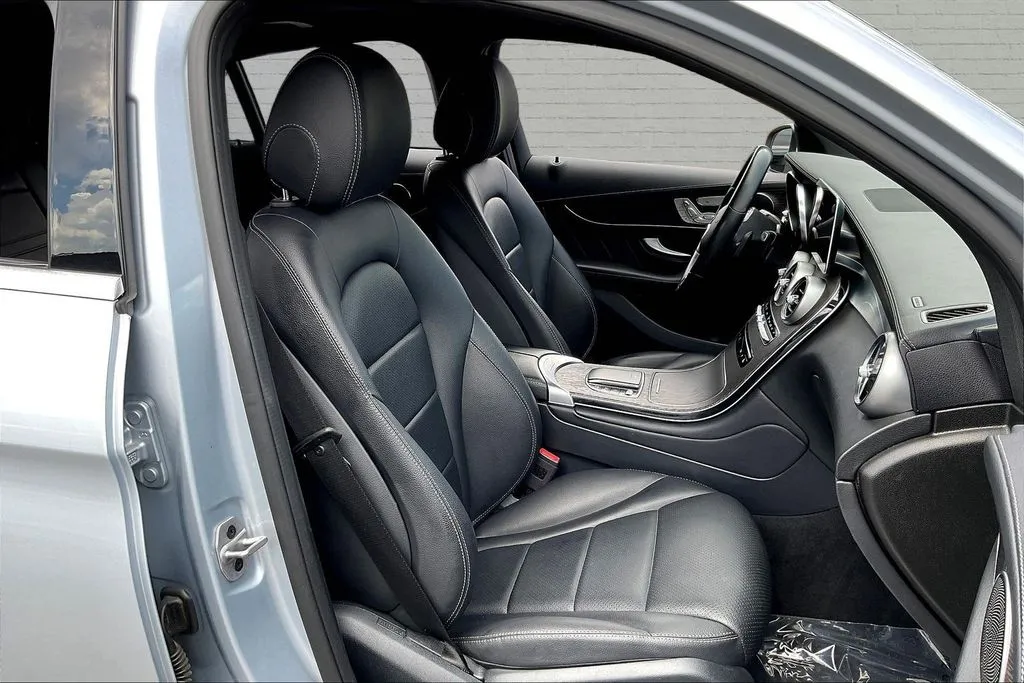 Mercedes-Benz GLC photo 24