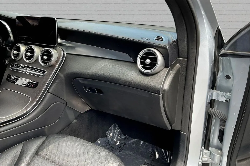Mercedes-Benz GLC photo 21