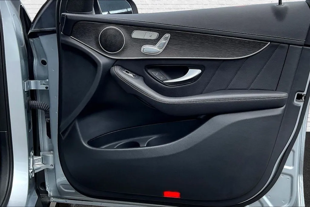 Mercedes-Benz GLC photo 23