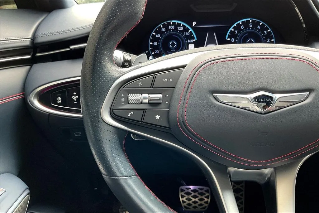 Genesis GV70 photo 11