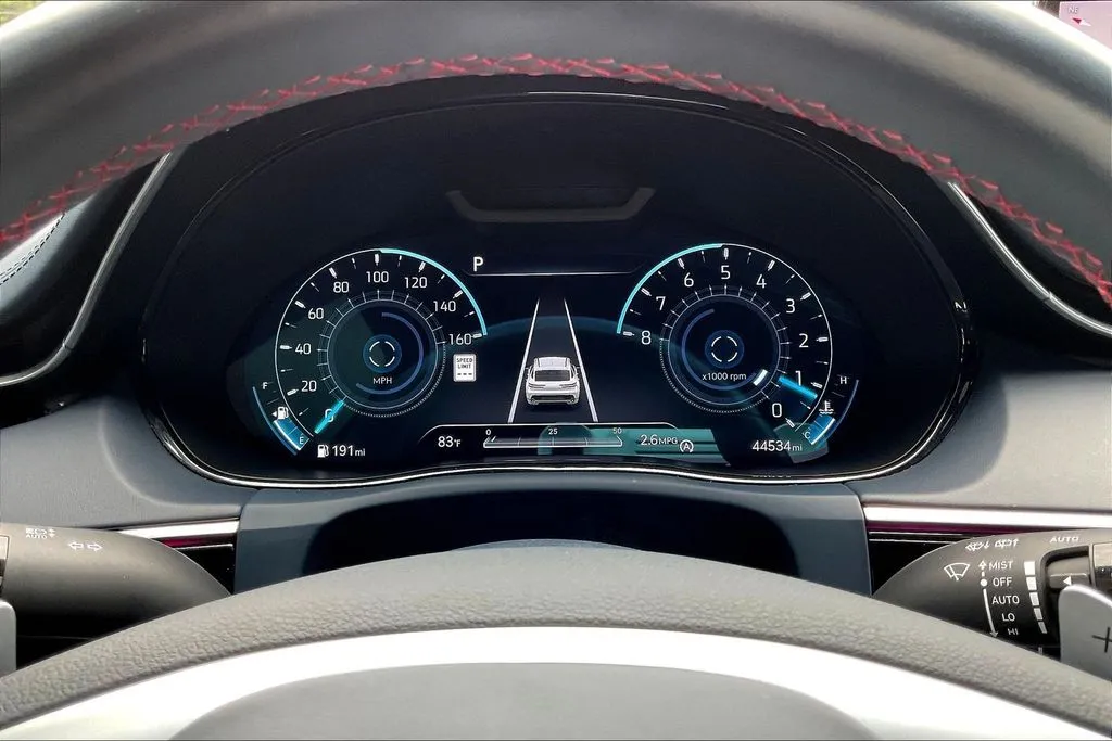 Genesis GV70 photo 13