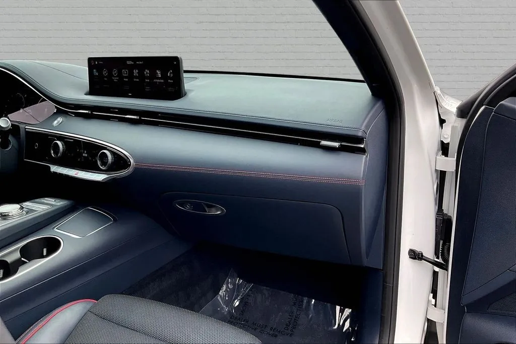 Genesis GV70 photo 25