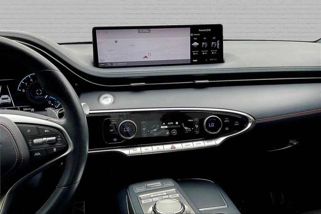Genesis GV70 photo 9