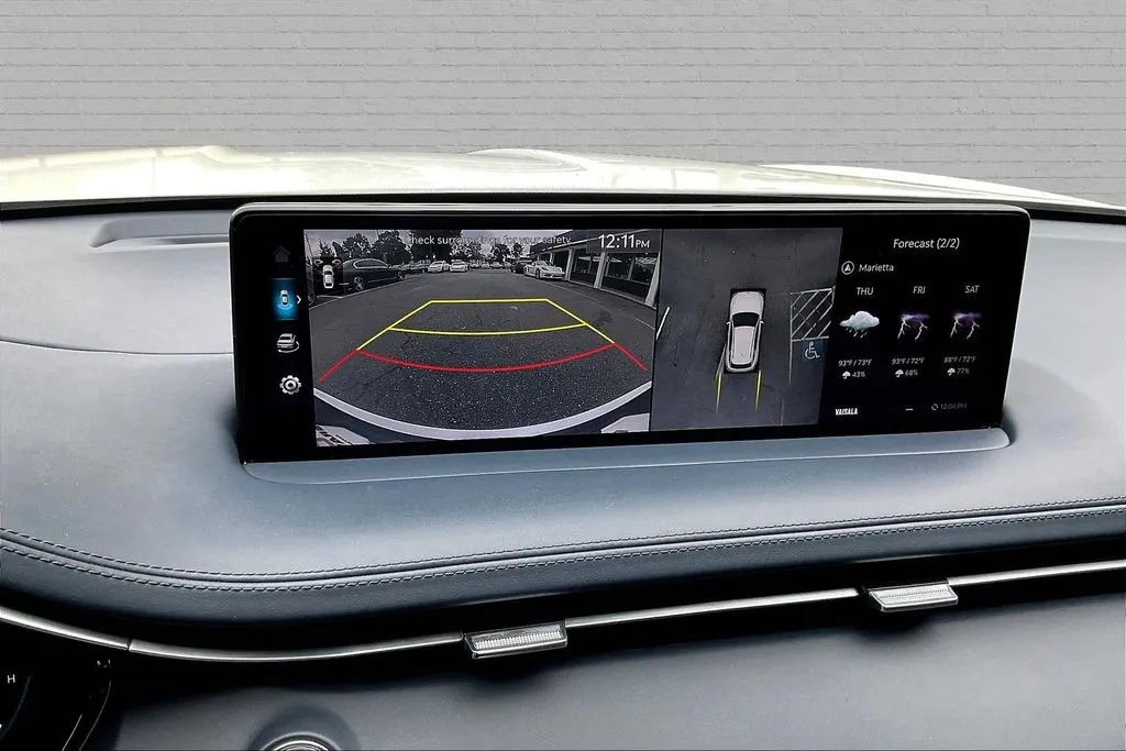 Genesis GV70 photo 14