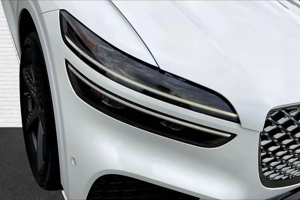 Genesis GV70 photo 29