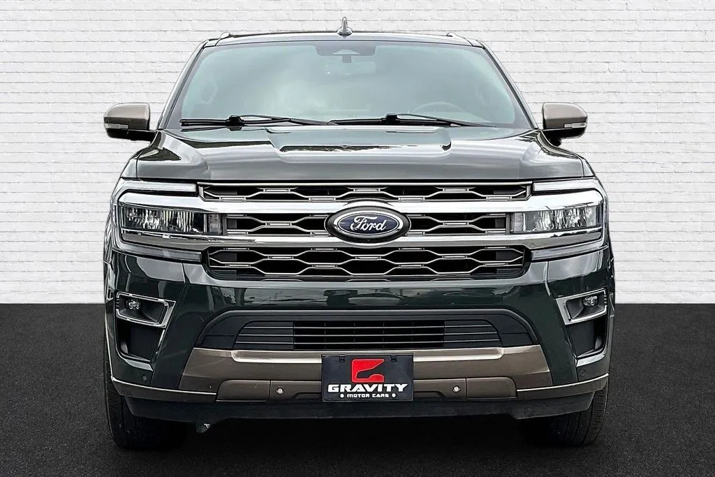 Ford Expedition photo 2