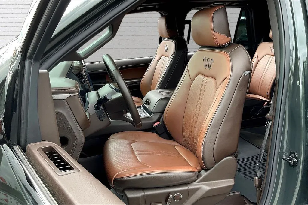 Ford Expedition photo 19
