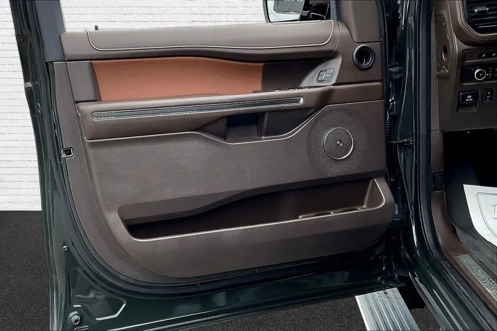 Ford Expedition photo 18