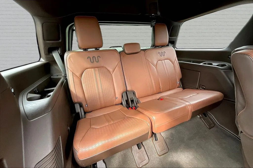 Ford Expedition photo 24