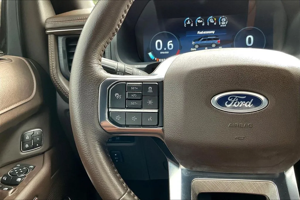 Ford Expedition photo 11