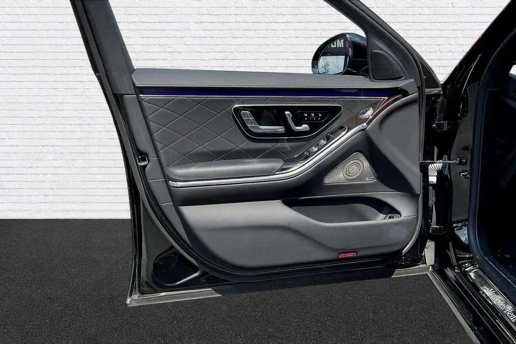 Mercedes-Benz S-Class photo 20