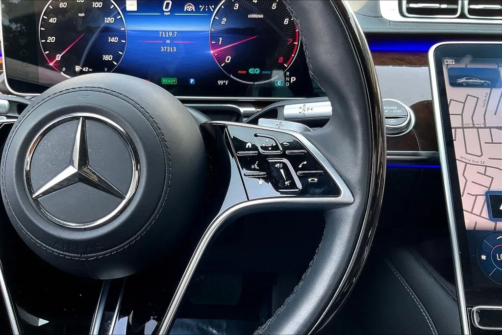 Mercedes-Benz S-Class photo 12
