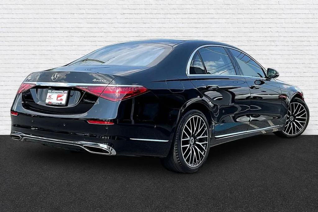 Mercedes-Benz S-Class photo 6
