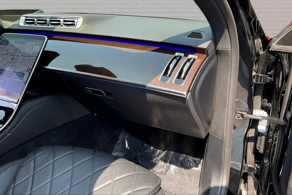 Mercedes-Benz S-Class photo 26