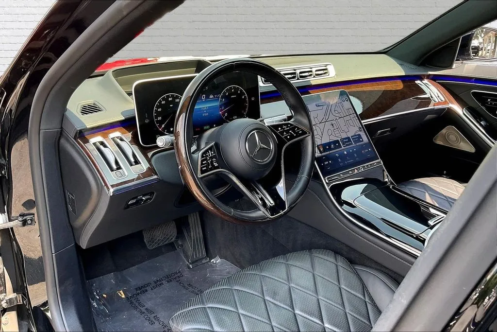 Mercedes-Benz S-Class photo 17