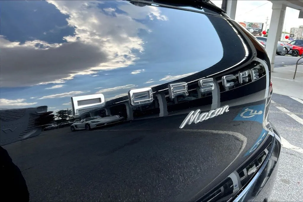 Porsche Macan photo 22