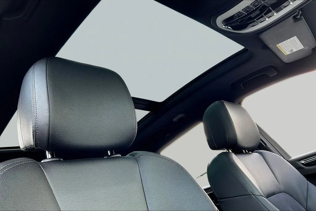 Porsche Macan photo 25