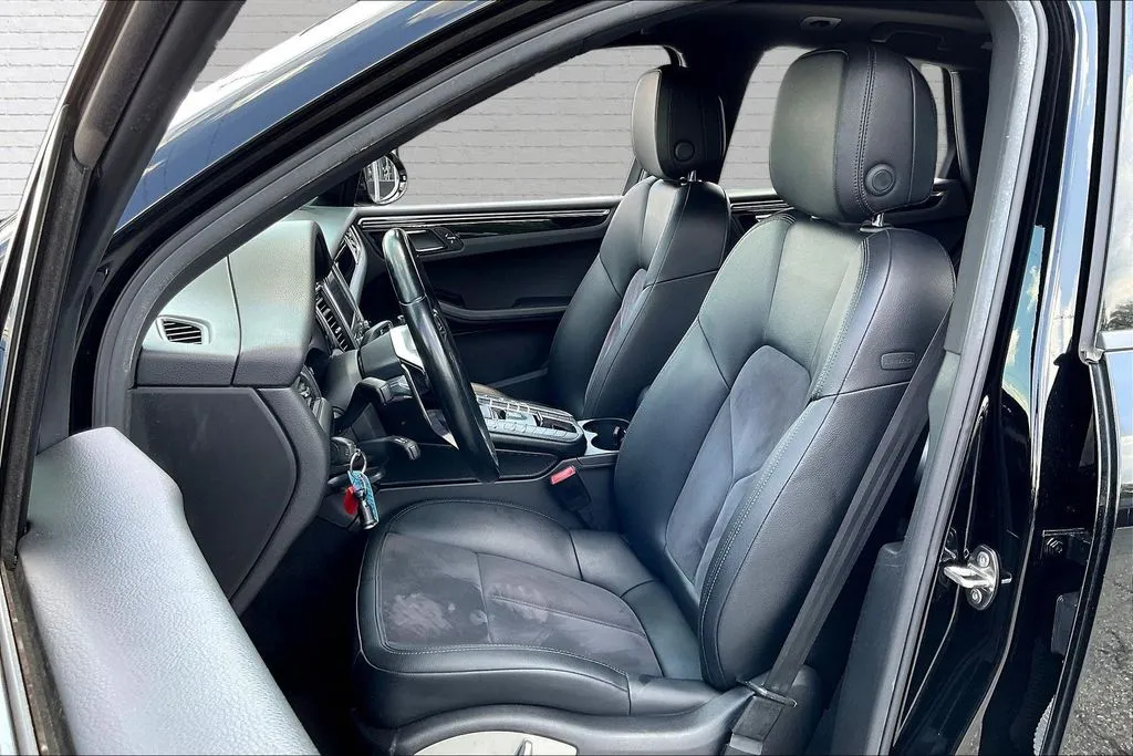 Porsche Macan photo 19