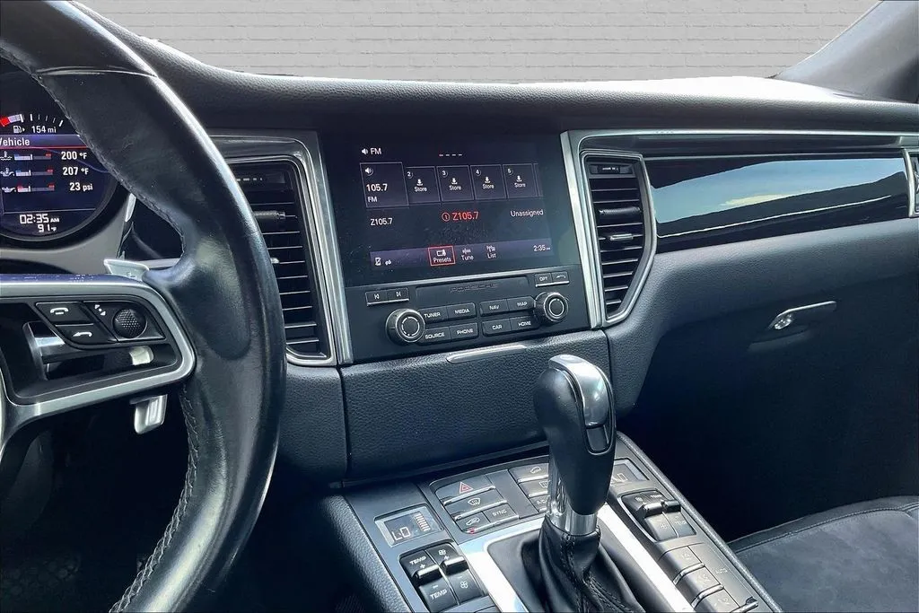 Porsche Macan photo 9