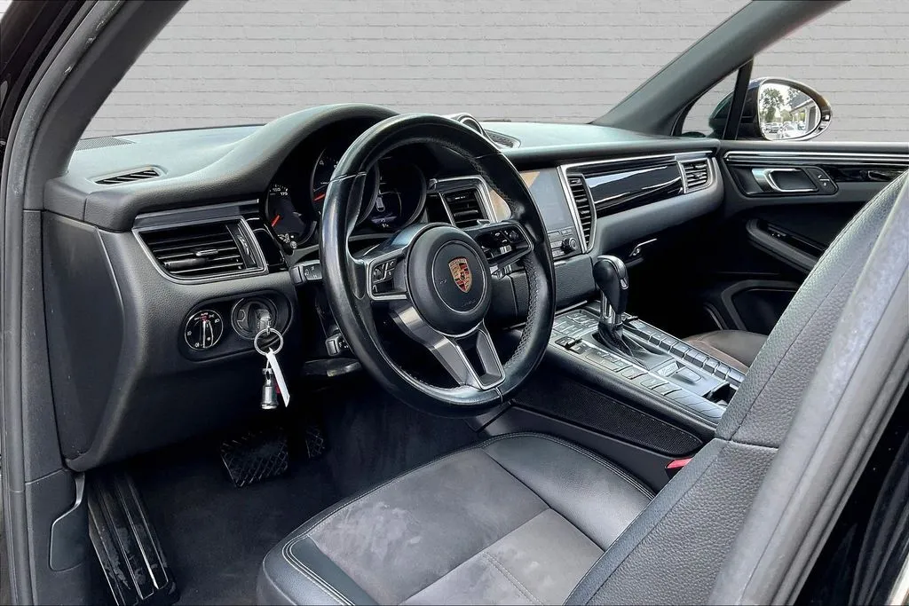 Porsche Macan photo 15