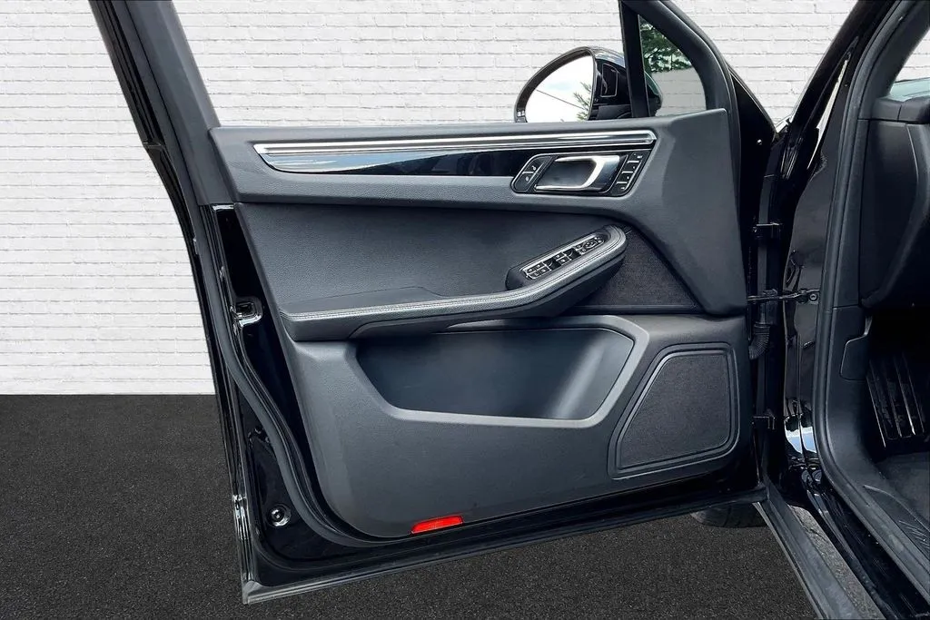 Porsche Macan photo 18