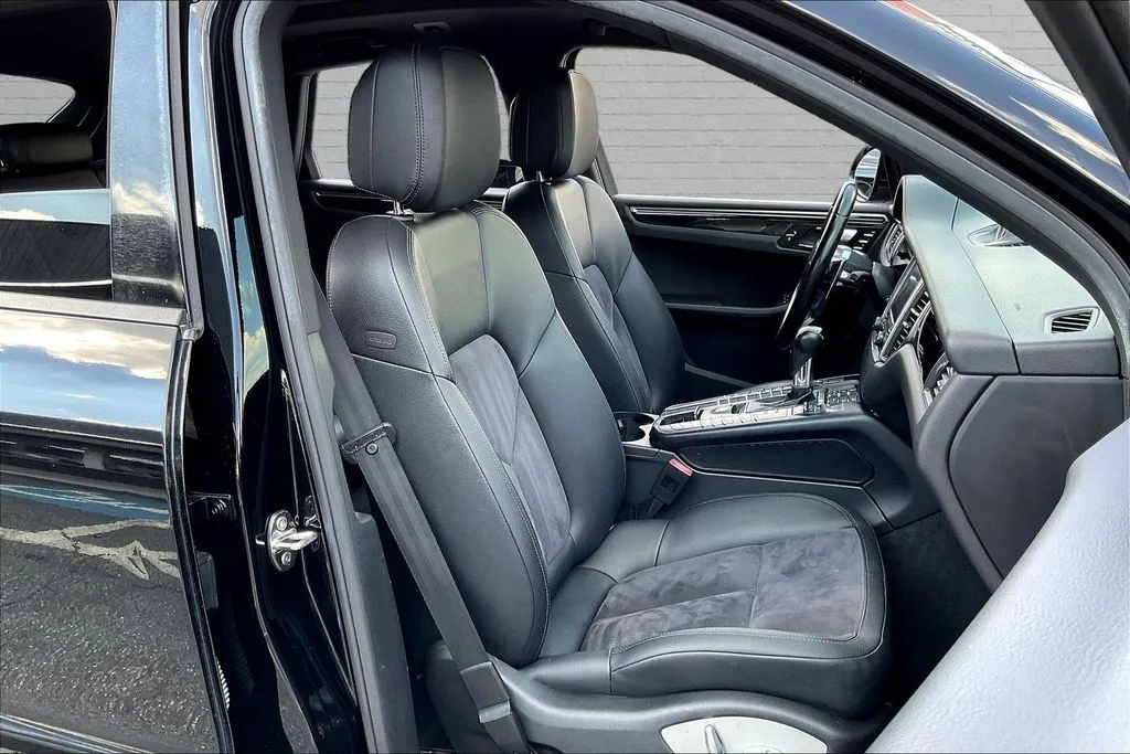 Porsche Macan photo 27