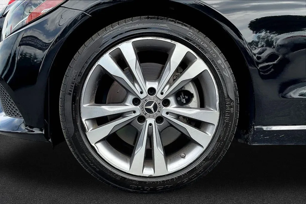 Mercedes-Benz C-Class photo 31