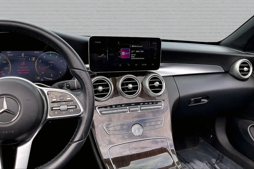 Mercedes-Benz C-Class photo 9