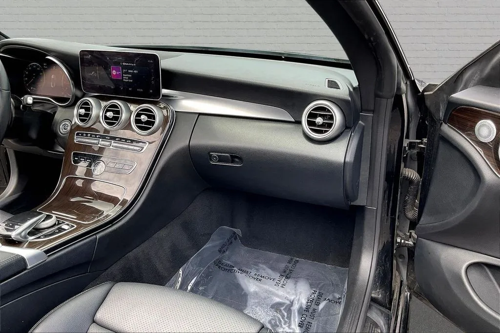 Mercedes-Benz C-Class photo 24