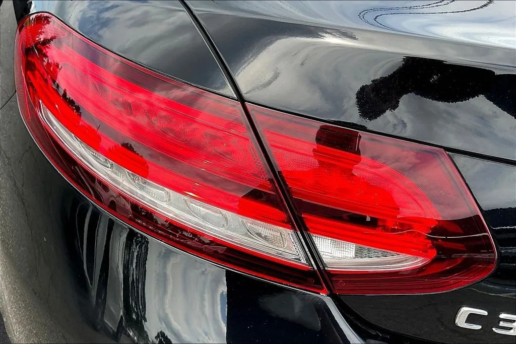 Mercedes-Benz C-Class photo 21