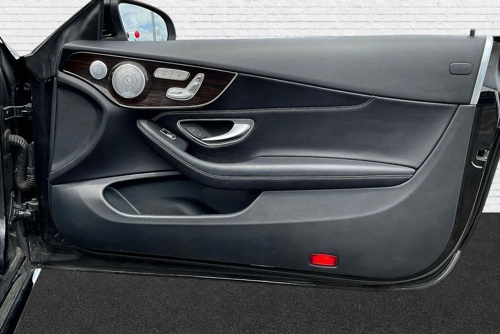 Mercedes-Benz C-Class photo 25
