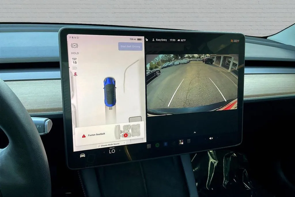 Tesla Model 3 photo 10