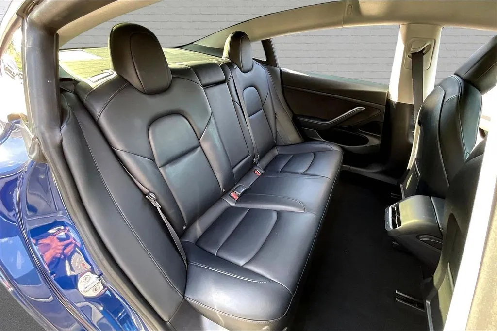 Tesla Model 3 photo 20