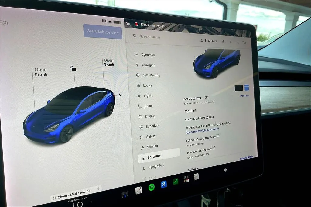 Tesla Model 3 photo 9
