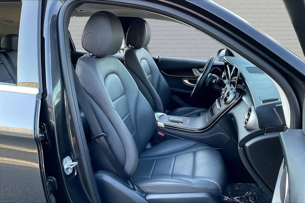 Mercedes-Benz GLC photo 24