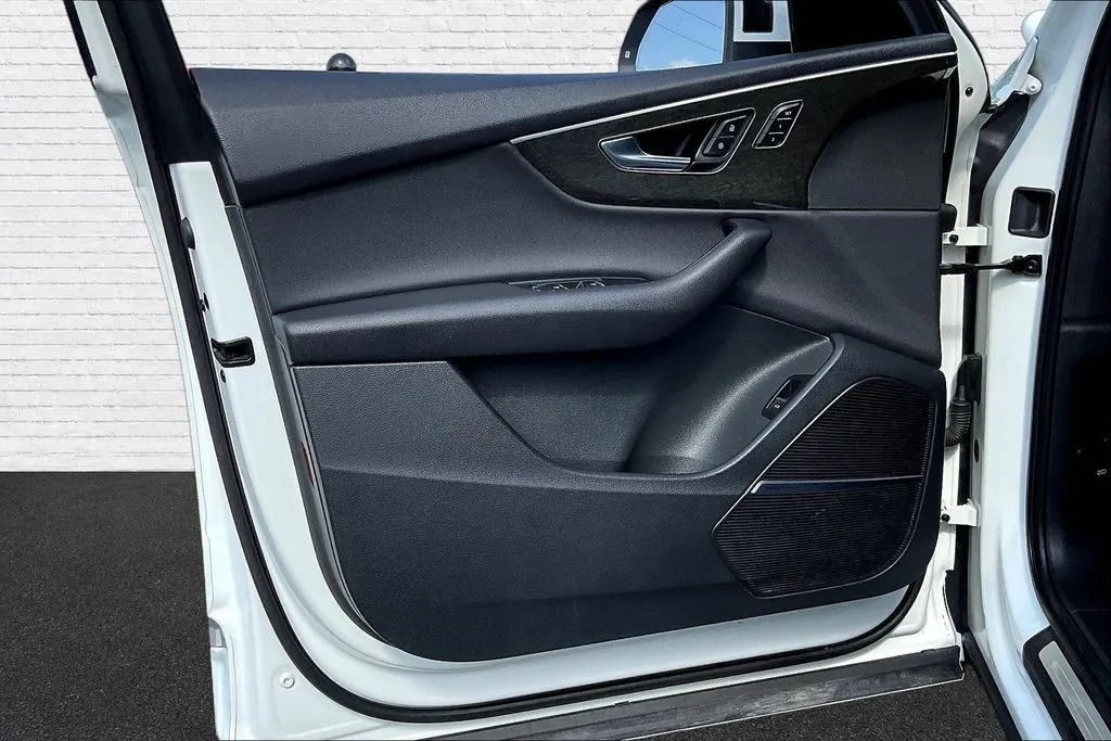 Audi Q7 photo 17