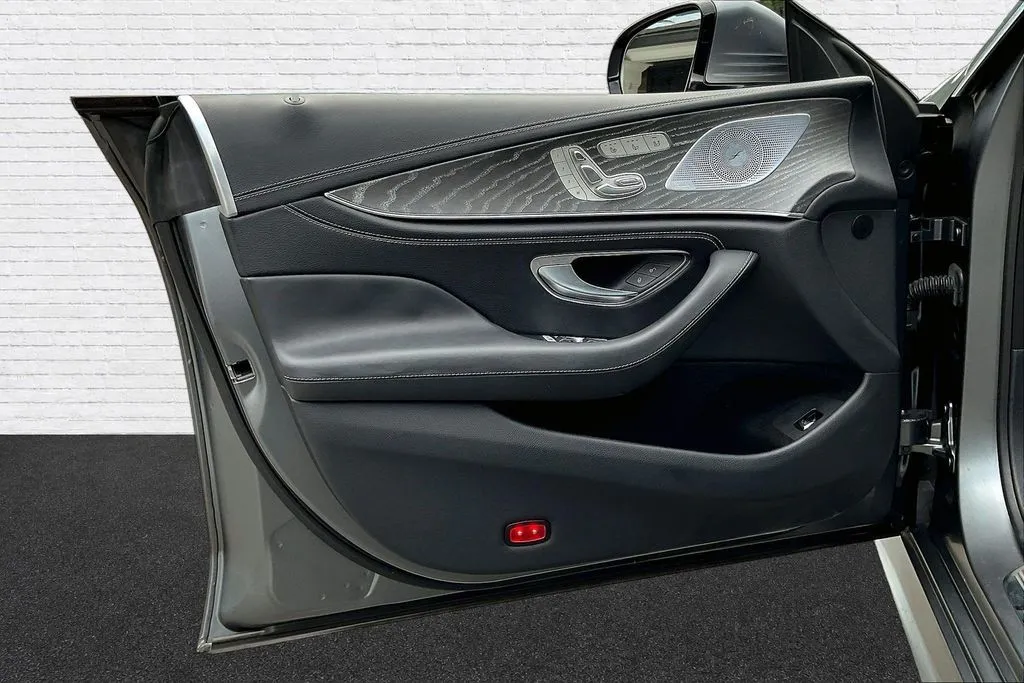 Mercedes-Benz CLS photo 19