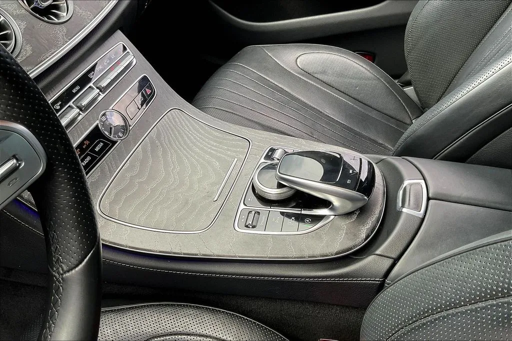 Mercedes-Benz CLS photo 17