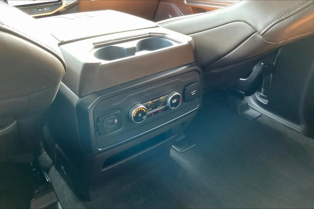 Ford Expedition photo 10