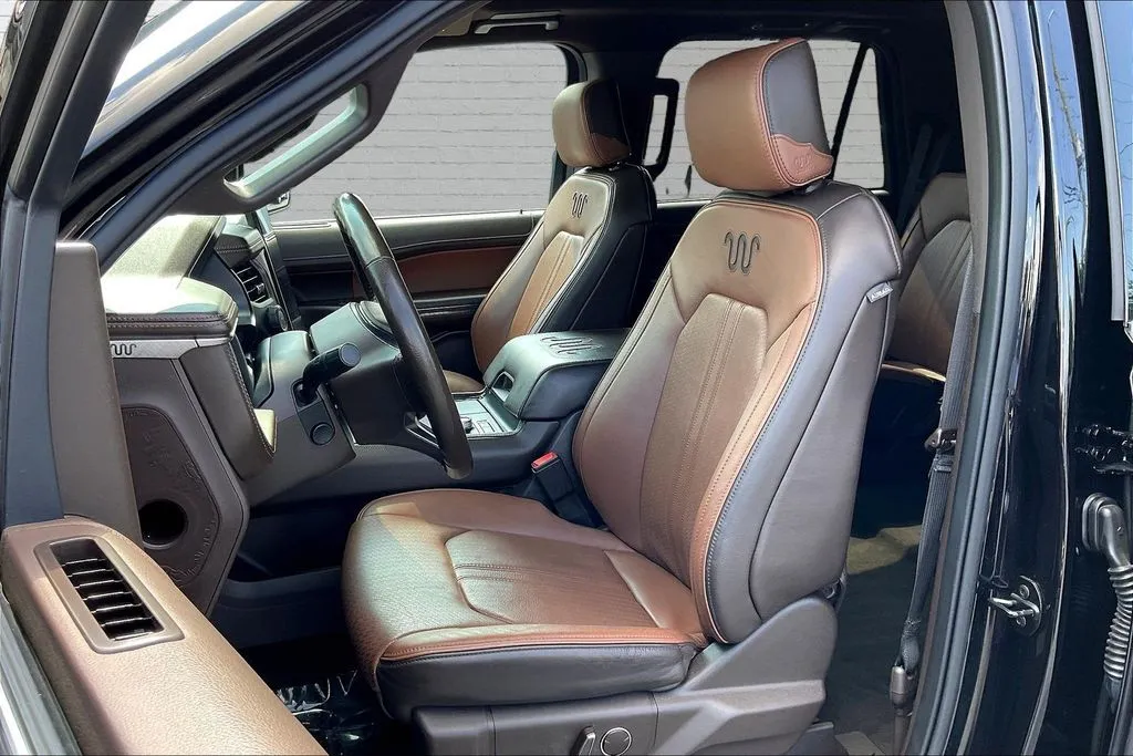 Ford Expedition photo 21