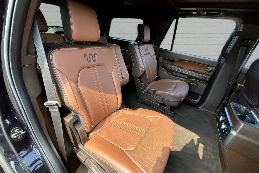 Ford Expedition photo 25