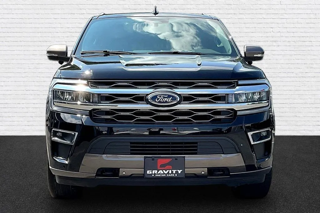 Ford Expedition photo 2